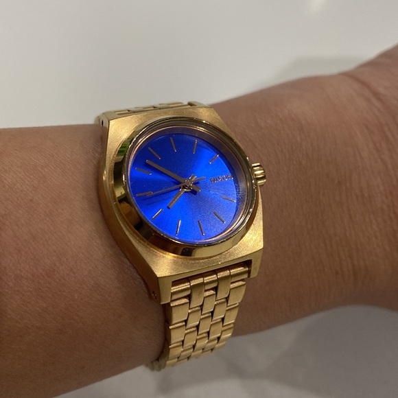 Nixon Womens Watch - Picture 4 of 6